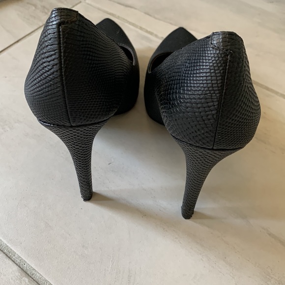 BCBG leather platform stilettos - Picture 3 of 6